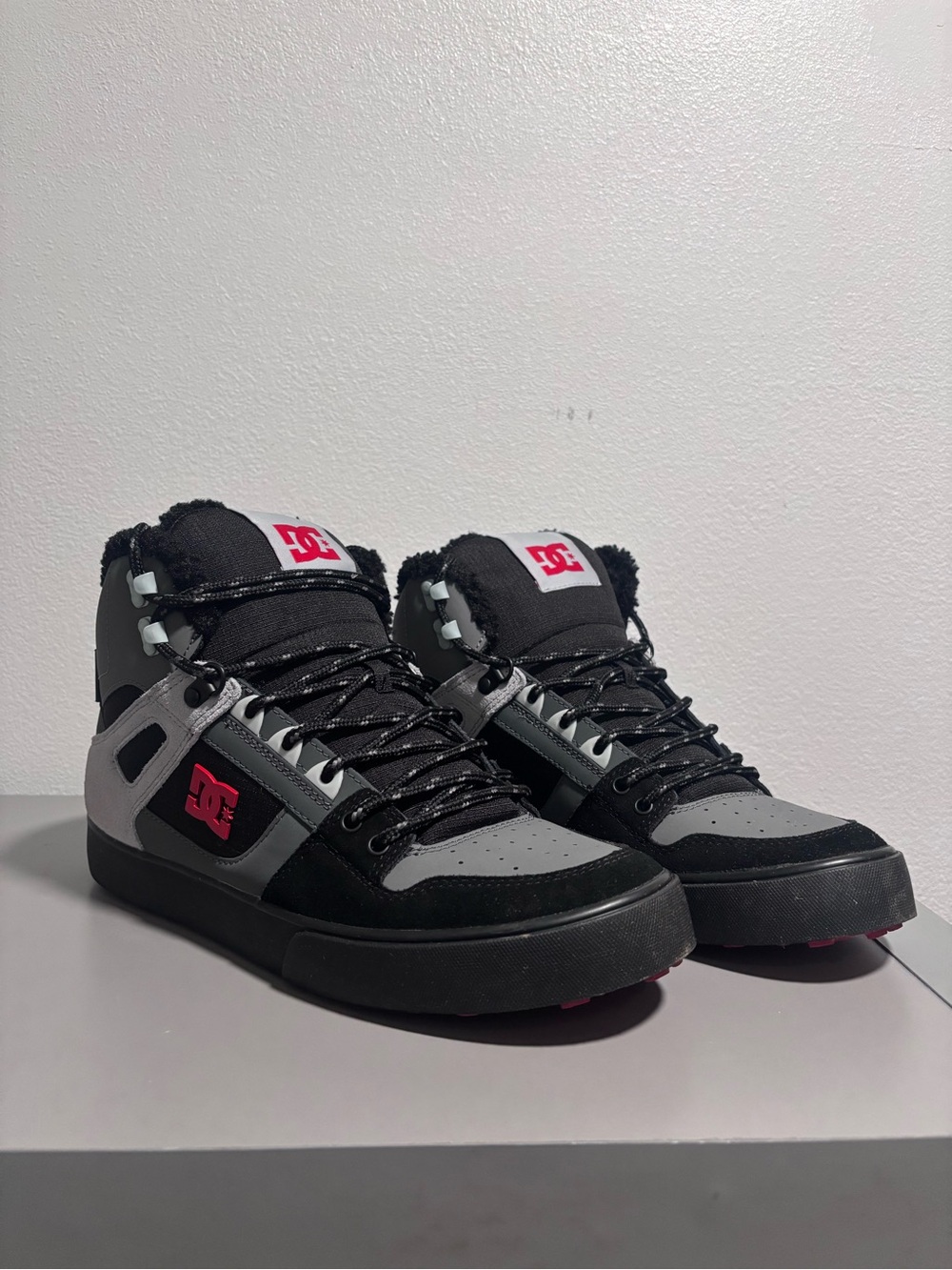 DC Mens Black & Gray High-Top Skate Shoes with Red Logo Size 12